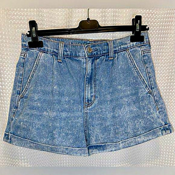 Women’s American Eagle high waisted roll up 90’s Mom jean shorts size 6 - Picture 2 of 14